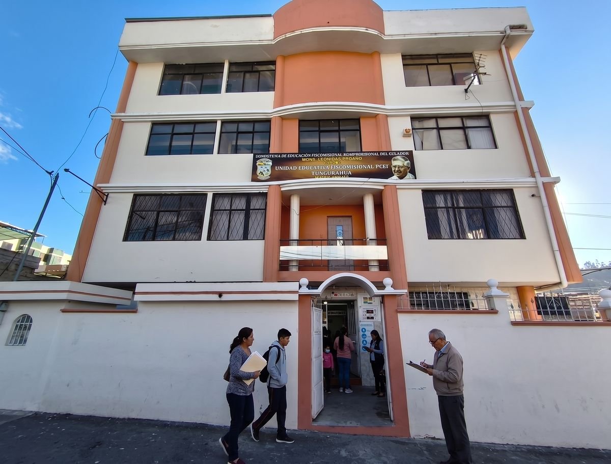 Matrícula Presencial — Oficinas Matriz Ambato